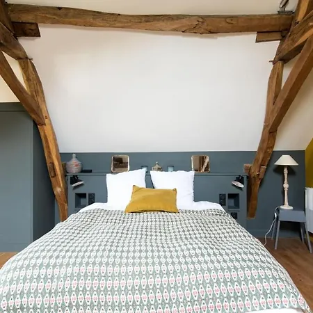 Beautiful 1 Hr 45 Min From Paris *