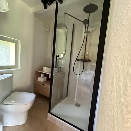 Beautiful 1 Hr 45 Min From Paris *