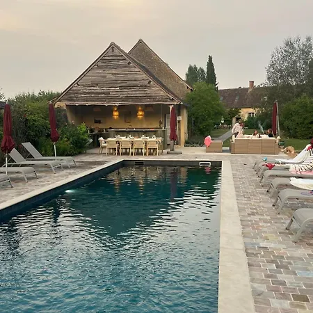 Beautiful 1 Hr 45 Min From Paris