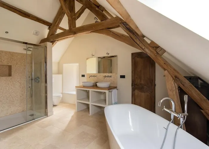 Beautiful 1 Hr 45 Min From Paris *