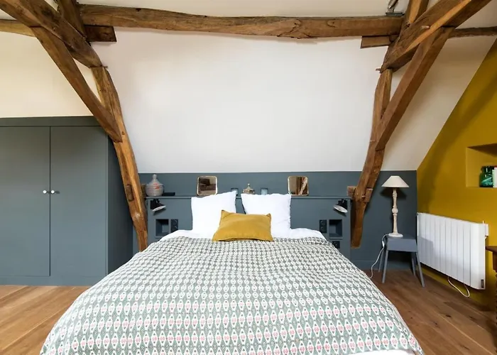 Beautiful 1 Hr 45 Min From Paris *