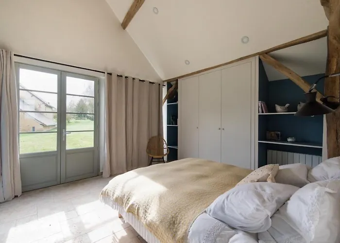 Beautiful 1 Hr 45 Min From Paris *