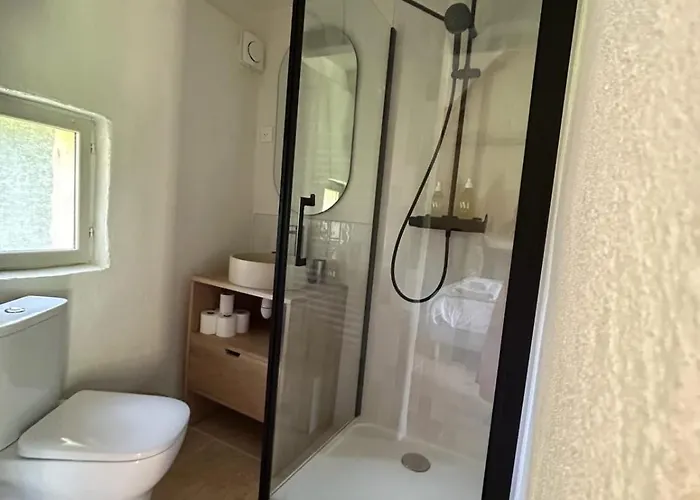 Beautiful 1 Hr 45 Min From Paris *